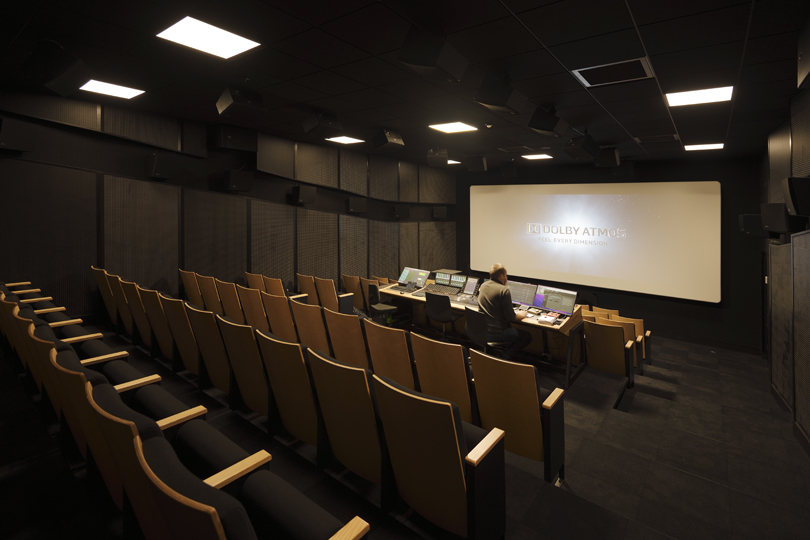 Навчальний кінозал Sonic College, де студенти тестують Atmos-проекти у реальних умовах